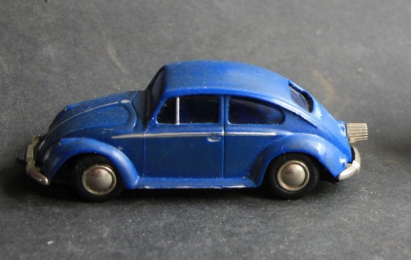 Schuco Micro-Racer Volkswagen Beetle 1965 DieCast Model with frictiondrive (6858)